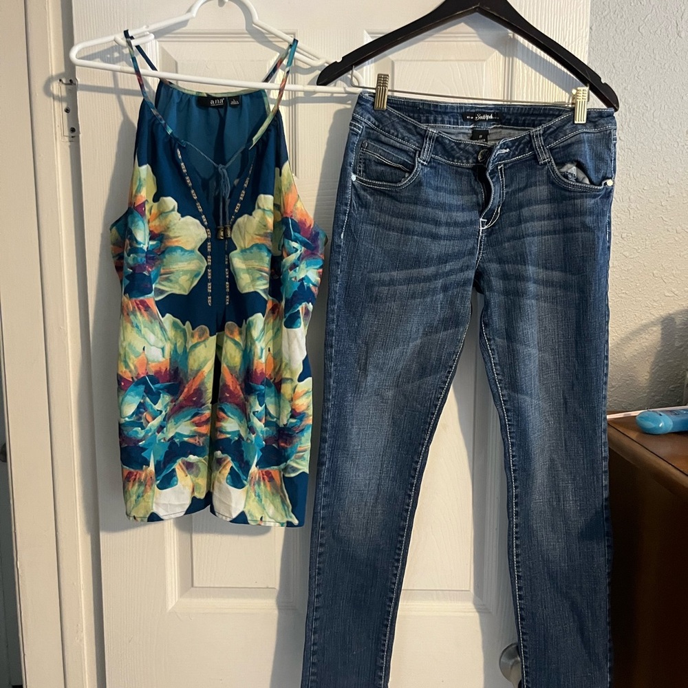 Outfit  top sz:L  bottom  sz: 11
